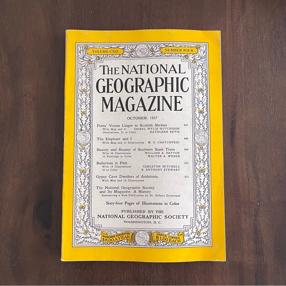 Vintage National Geographic Magazine‎ October 1957 Volume CXII Number Four